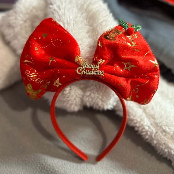 Light Up Festive Red and Green Headbands with Holiday Patterns - Picture 9 of 11